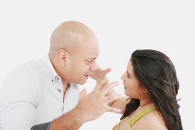  Signs To Know Your Relationship Is On The Rocks