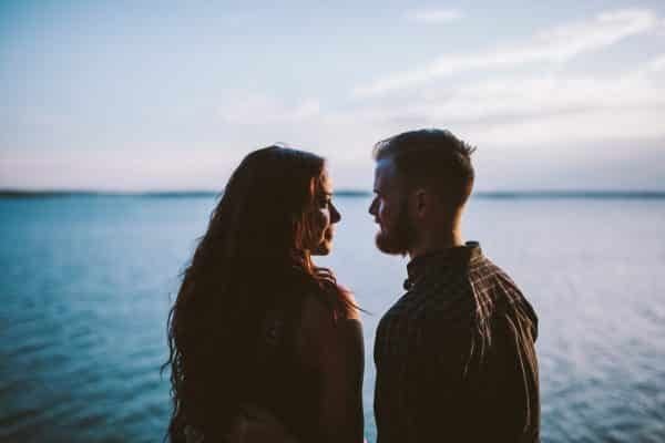 21 Best Ways to Seduce a Woman With Words